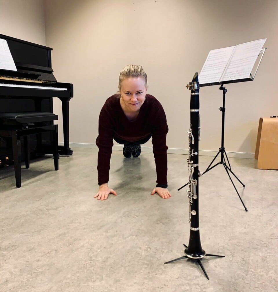 Push-ups-utfordring brer om seg Camilla Smalø i #Challenge 2022 der det er om å gjøre å ta 2022 armhevinger i måneden i hele 2022