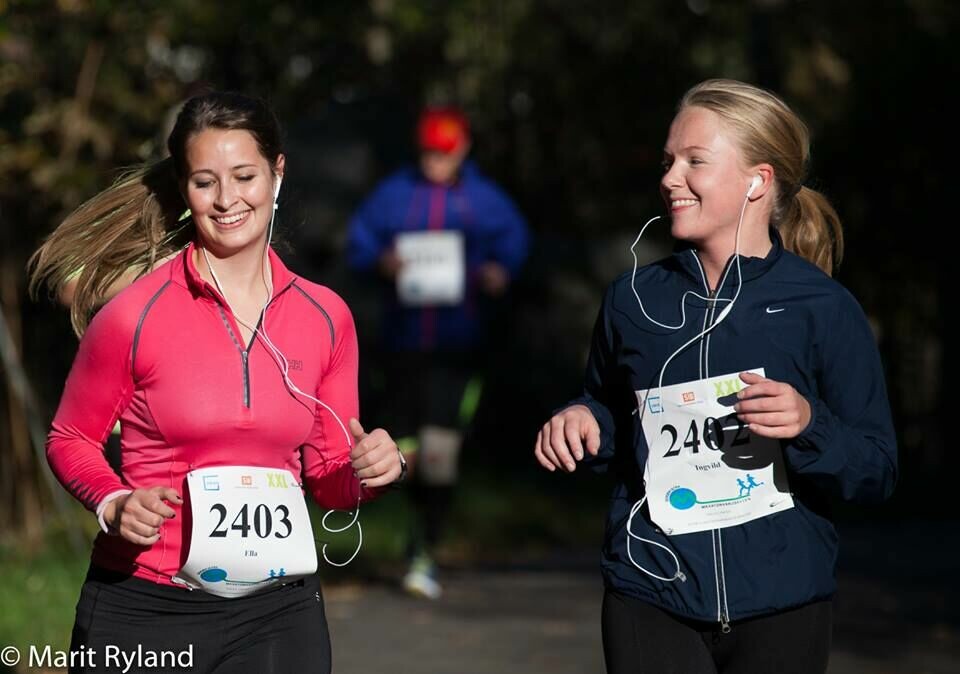 Mange kvinner og rekorddeltagelse totalt i Bergen maraton 2402_2402.jpg