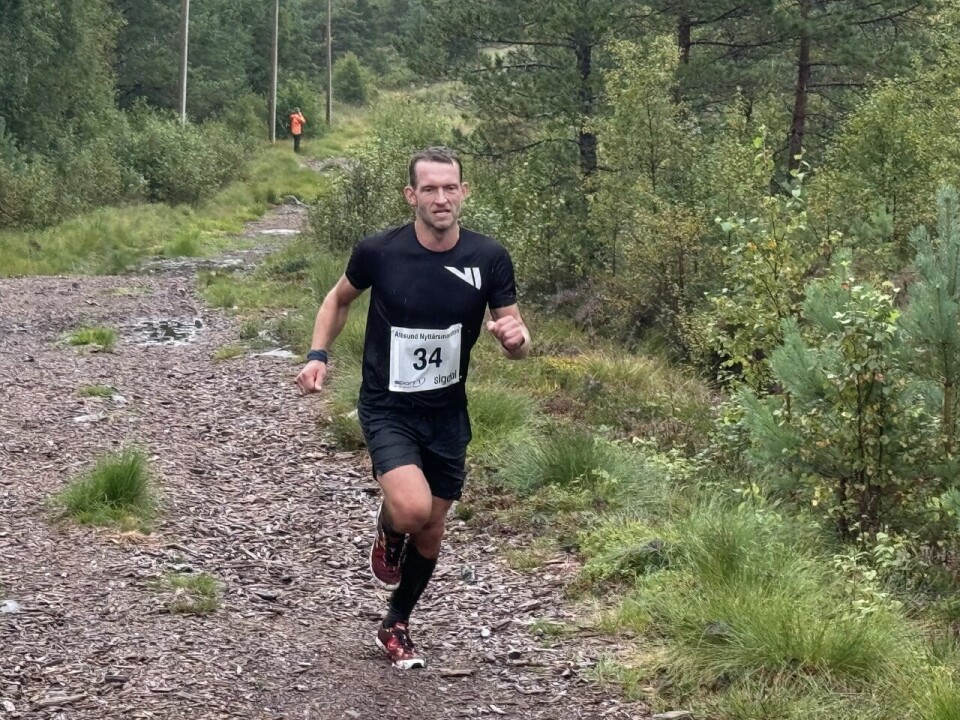 62 løpere fullførte Emblemsfjellet Opp i regnvær Espen_Nilsen
