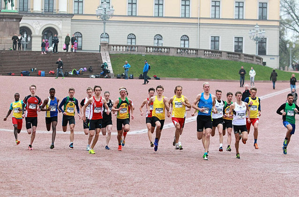 Sentrumssprinten: Frøskeland vant suverent, fotofinish i kvinneklassen 800m_herrefeltet_etter_100m_A20G7233.jpg