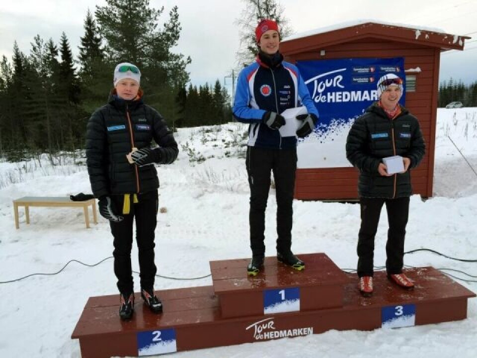 Velte Thyli foran Øystein Pettersen på Gåsbu M17_pallen.jpg
