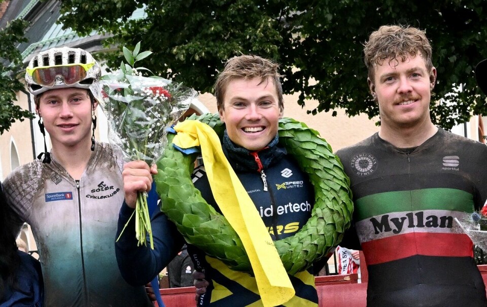 Kristian Klevgård flankert av Østen Brovold Midtsundstad (til venstre) og Hugo Forssell på podiet i Mora. (Foto Nisse Schmidt/Vasaloppet) Kristian Klevgård flankert av Østen Brovold Midtsundstad (til venstre) og Hugo Forssell på podiet i Mora. (Foto Nisse Schmidt/Vasaloppet)