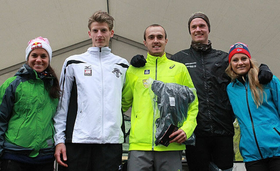 Sentrumssprinten: Frøskeland vant suverent, fotofinish i kvinneklassen 800m_pall_menn_premieutdelere_Heidi_Weng_Martine_Ek_Hagen_A20G7336.jpg