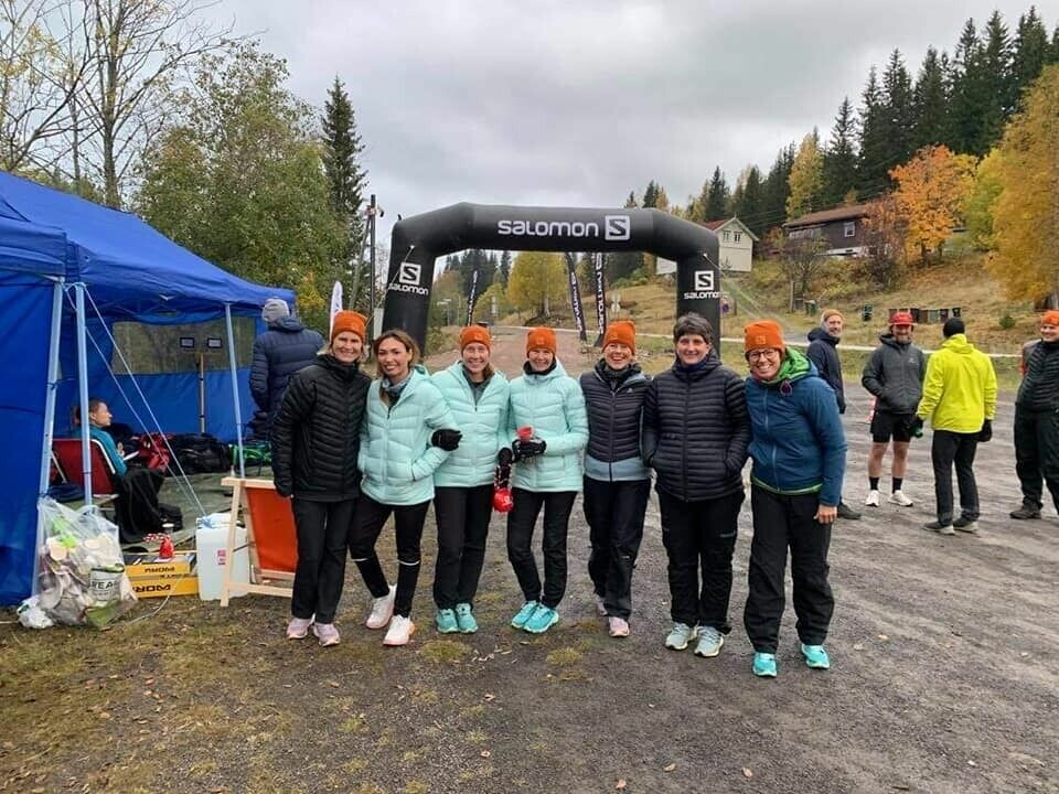 Suksess for andreutgaven av Oslo Trail Challenge hvor 10 løpere fullførte 200-kilometeren Dream-team_matstasjonen.jpg