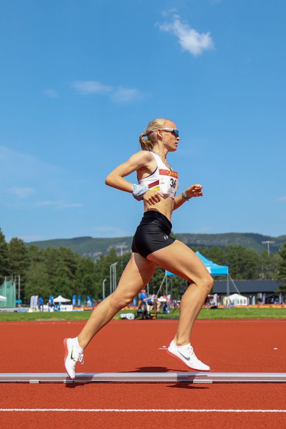 Ine Bakken ble norgesmester på 10.000 meter 36 siden 8U3A8342.jpg