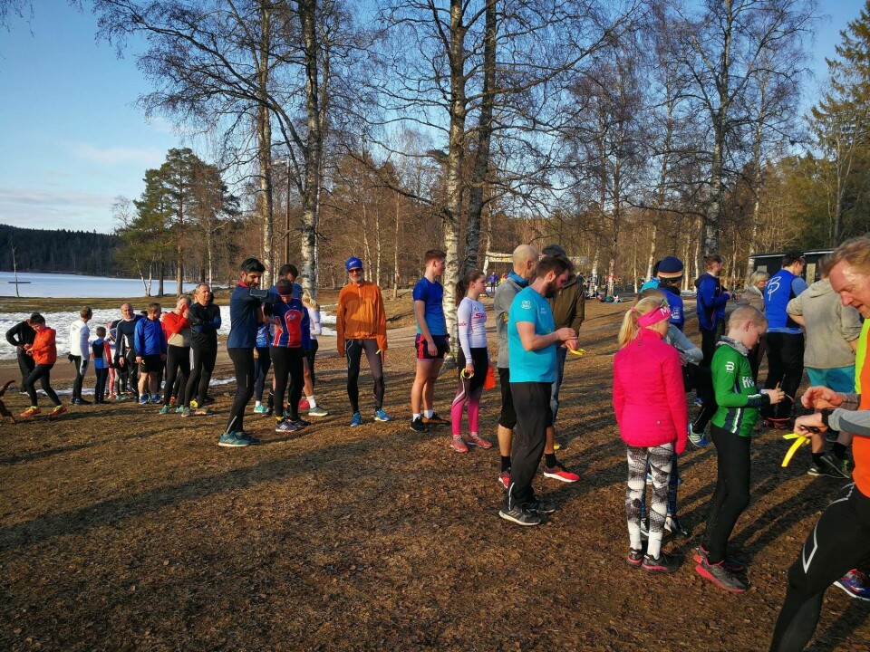Det var stort oppmøte og mange som ville registrere seg for å løpe årets første løp i Sognsvann Rundt Medsols. (Atrrangørfoto) Det var stort oppmøte og mange som ville registrere seg for å løpe årets første løp i Sognsvann Rundt Medsols. (Atrrangørfoto)