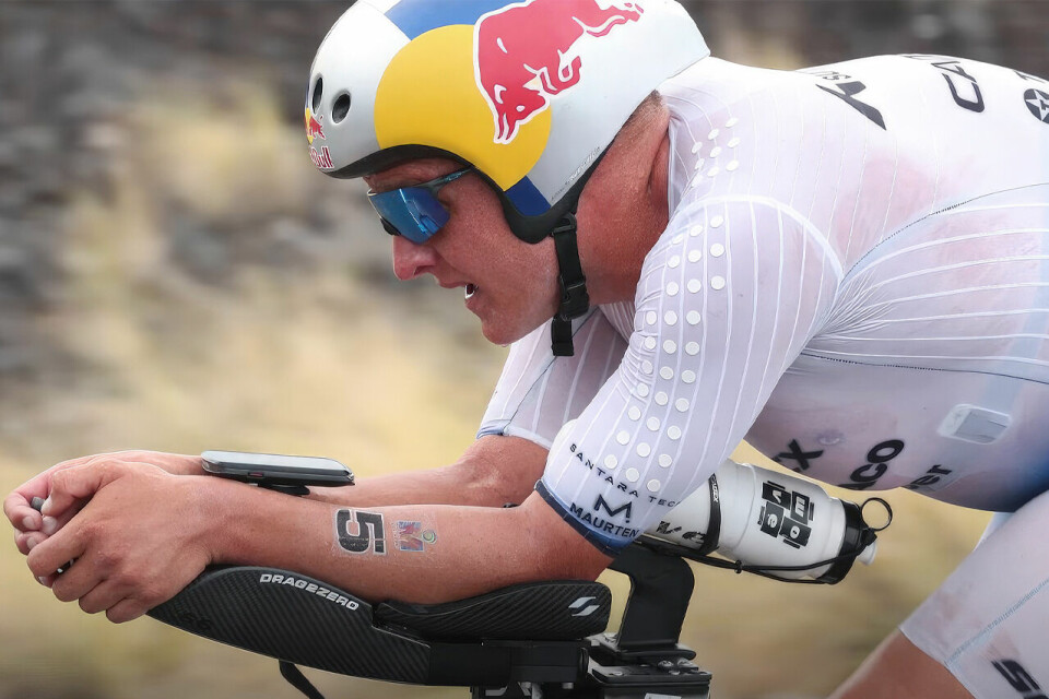 Kristian Blummenfelt og hans nye posisjon på sykkelen har fått en del oppmerksomhet i år. (Foto: Skjermdump/Global Triathlon Network) Kristian Blummenfelt og hans nye posisjon på sykkelen har fått en del oppmerksomhet i år. (Foto: Skjermdump/Global Triathlon Network)