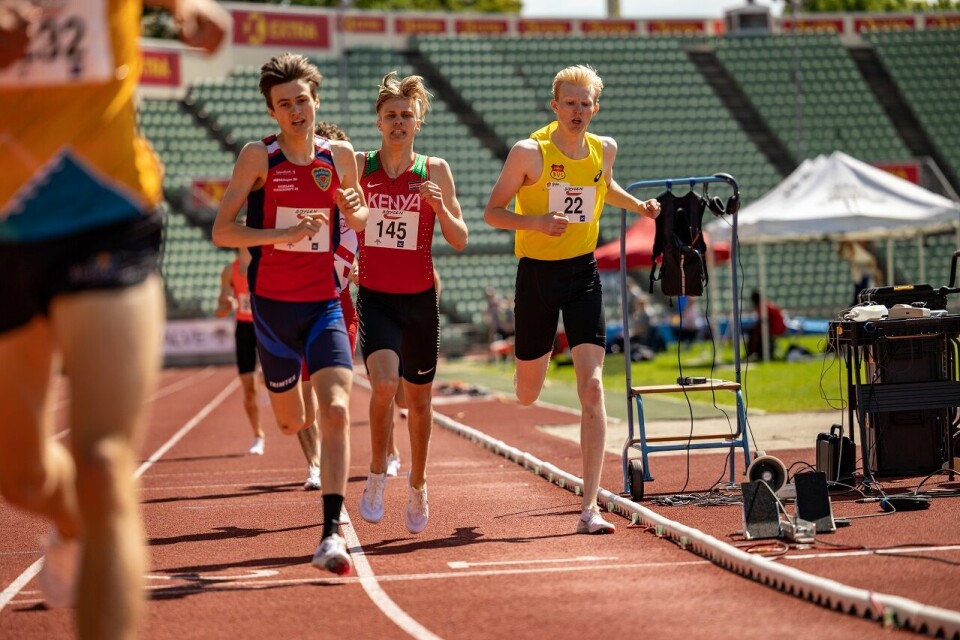Malin Hoelsveen beste 16-åring i Europa i år på 800 m - i Boysen Memorial 800m MS Magnus Tuv Myhre.jpg