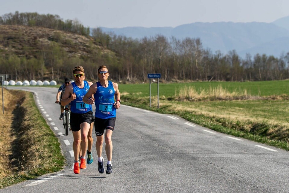 Torghatten Maraton - Norges vakreste maraton? Mikael_og_Bjørn_Arve_Bønå.jpg