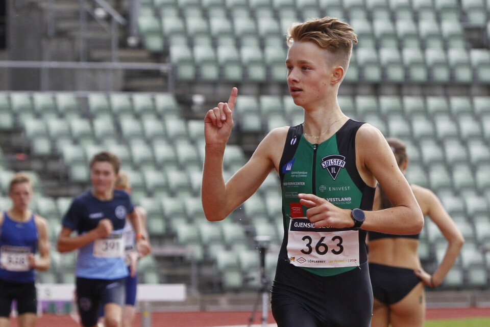 Emanuel Aarseth fra Jølster IL kan juble for sin første UM-tittel. (foto: Torbjørn Fjellheim) Emanuel Aarseth
