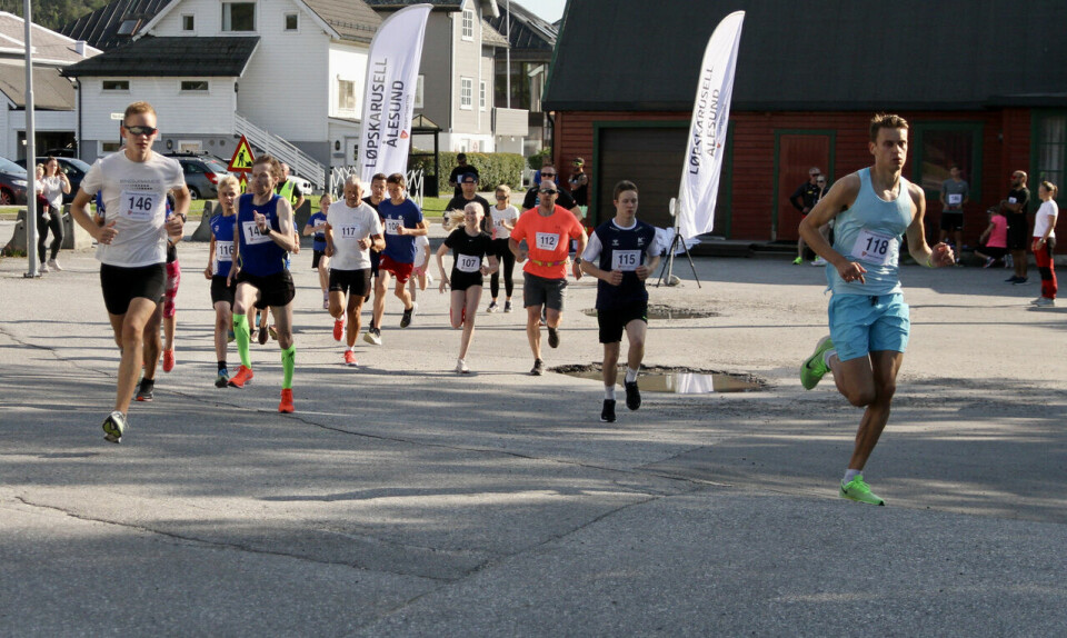 Kristoffer Tollås satte løyperekord på 10 km i Ålesund Sommerkarusell 5km_start