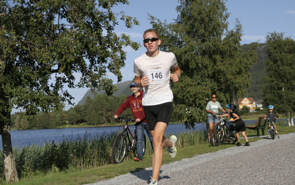 Kristoffer Tollås satte løyperekord på 10 km i Ålesund Sommerkarusell 5km_Laurits_Linge_Glomnes