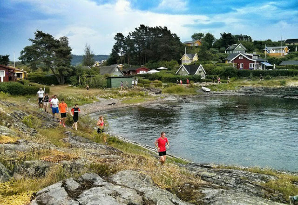 Lindøya Rundt debuterte med bading og mat attåt I-loepere_rundt_bukt_640_MG_20140724_183514_1.jpg