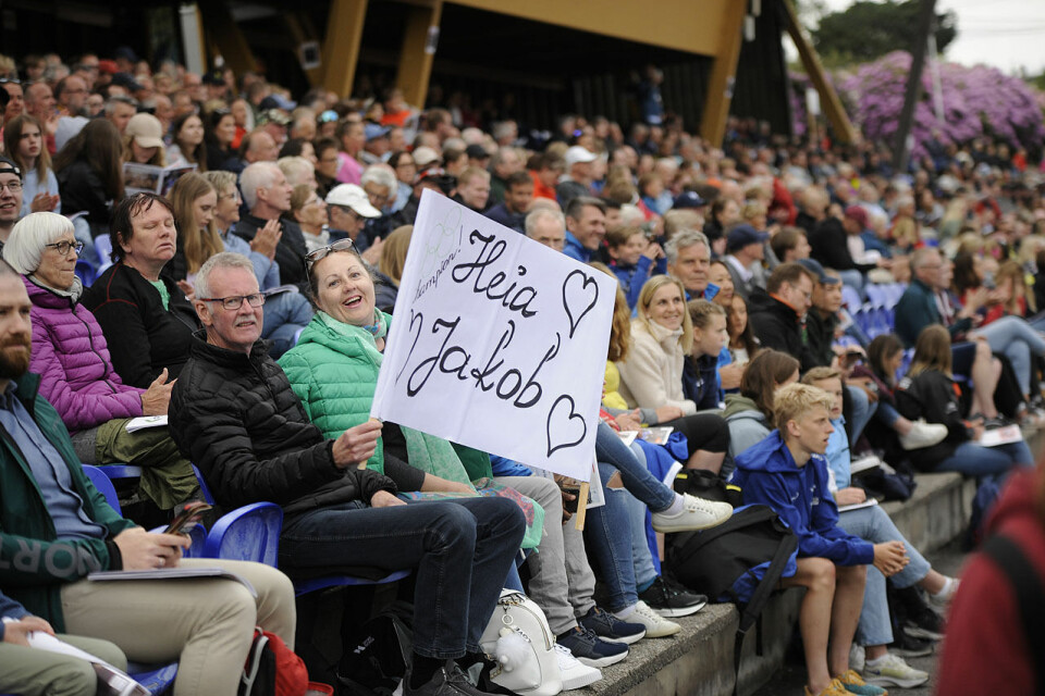 Ikke tvil om hvem som var den største helten denne kvelden på Fana Stadion. (Alle foto: Arne Dag Myking) Ikke tvil om hvem som var den største helten denne kvelden på Fana Stadion. (Alle foto: Arne Dag Myking)