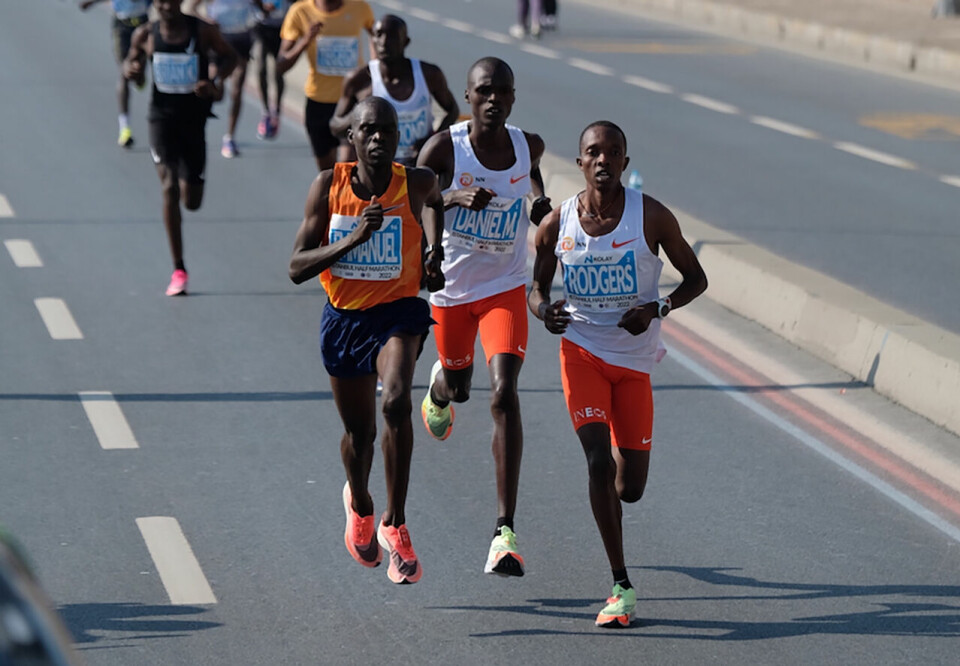 Rodgers Kwemoi løp inn til ny løyperekord i Istanbul halvmaraton sist søndag. (Foto: Spor Istanbul) Rodgers Kwemoi løp inn til ny løyperekord i Istanbul halvmaraton sist søndag. (Foto: Spor Istanbul)