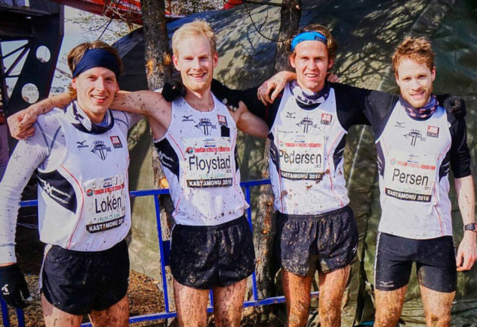 Snorre Holtan Løken, Hans Kristian Fløystad, Erik Udø Pedersen og Asbjørn Ellefsen Persen løp på Tjalve-laget som tok bronse i E-cupen i terrengløp for klubblag. (Foto: Knut Kvalheim) Snorre Holtan Løken, Hans Kristian Fløystad, Erik Udø Pedersen og Asbjørn Ellefsen Persen løp på Tjalve-laget som tok bronse i E-cupen i terrengløp for klubblag. (Foto: Knut Kvalheim)