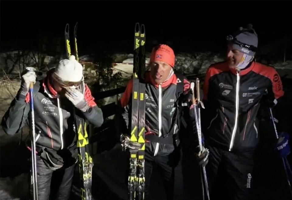 Joar Thele (til venstre), Anders Aukland (midten) og Jørgen Aukland var både slitne og fornøyde etter å ha gått 516 km på ski. (Foto: privat) Joar Thele (til venstre), Anders Aukland (midten) og Jørgen Aukland var både slitne og fornøyde etter å ha gått 516 km på ski. (Foto: privat)