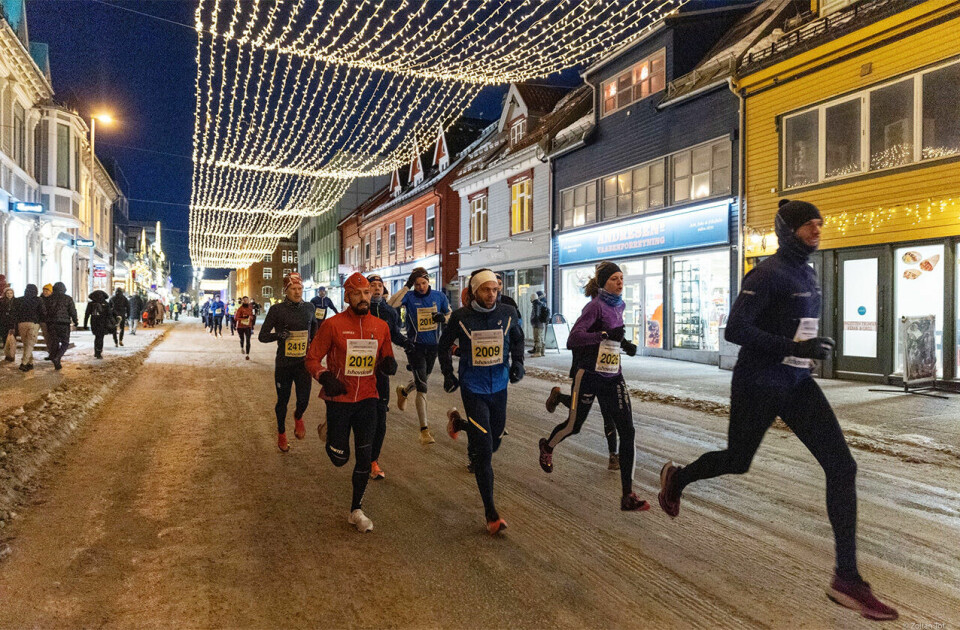 Mørketidsløpet i Tromsø samler folk fra store deler av verden og lyser opp i polarmørket. (Foto: Zoltan Tot) Mørketidsløpet i Tromsø samler folk fra store deler av verden og lyser opp i polarmørket. (Foto: Zoltan Tot)