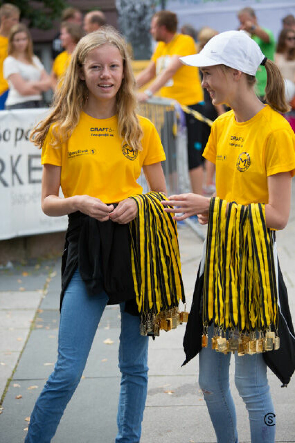 Heidi Pharo og Jonas Hammer vant CF-løpet i Moss - NÅ FLERE BILDER Medaljejenter-SYL_0240 (427x640).jpg
