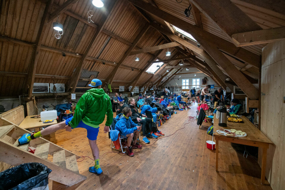40 av 96 deltagere løp alle 12 rundene (80 km) i Stavanger Backyard Ultra Innelokale_Dyrsnes_Natursenter.jpg
