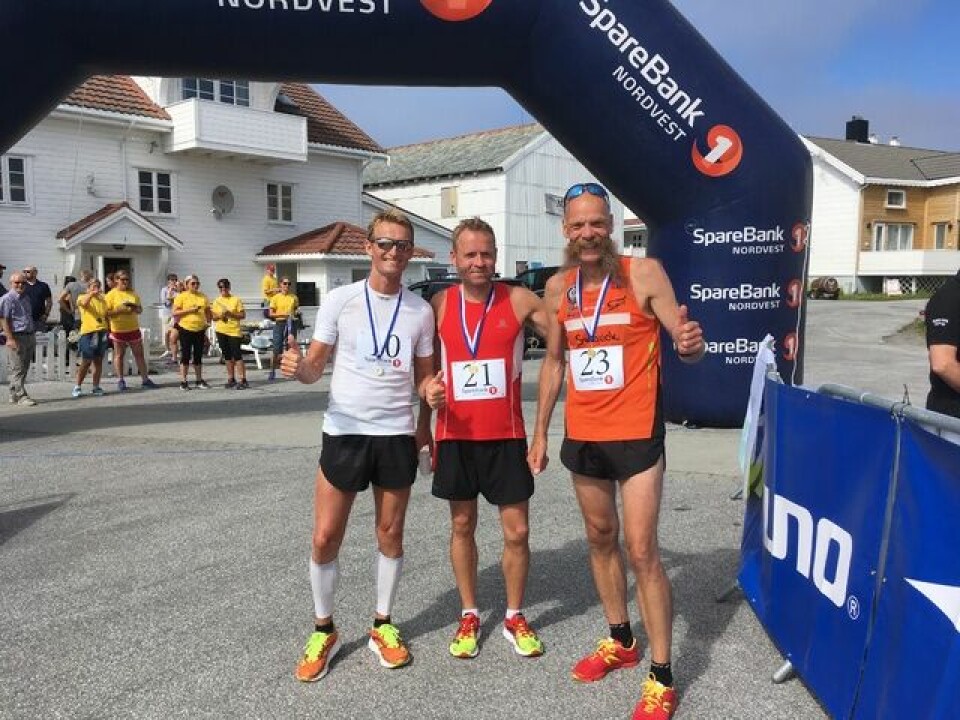 De tre beste herreløperne på halvmaraton. Fra venstre, Jan Kildahl (2), Åge Mikael Strand (vinner) og Gunnar Aarseth (3) De tre beste herreløperne på halvmaraton. Fra venstre, Jan Kildahl (2), Åge Mikael Strand (vinner) og Gunnar Aarseth (3)