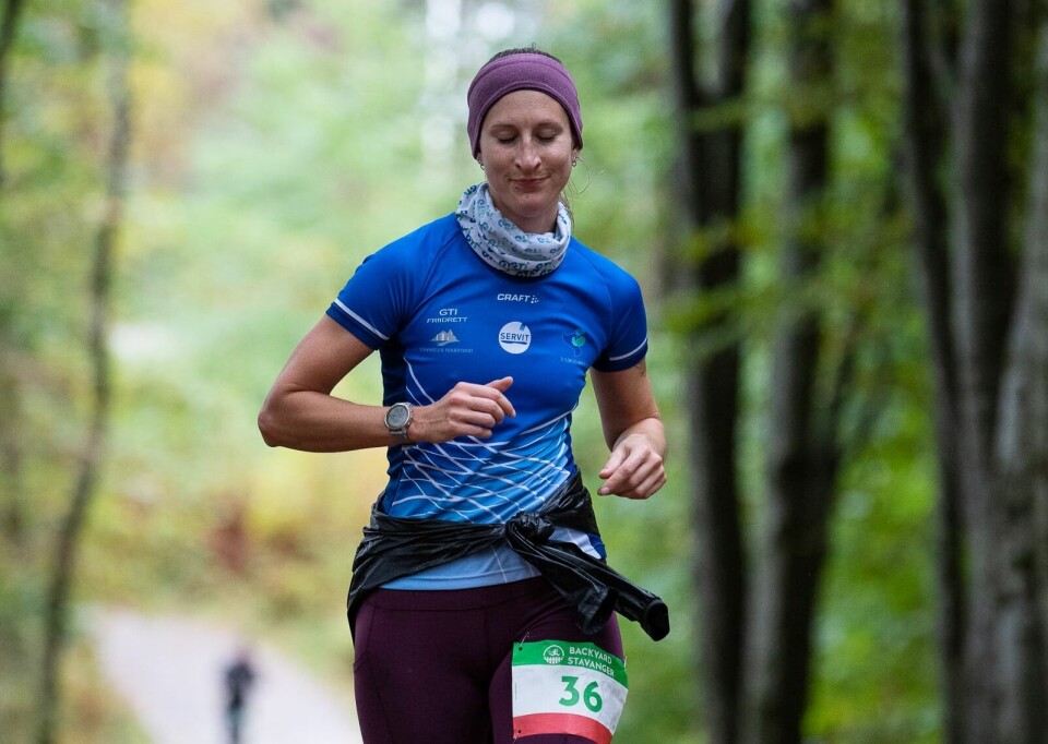 40 av 96 deltagere løp alle 12 rundene (80 km) i Stavanger Backyard Ultra Ashley.jpg