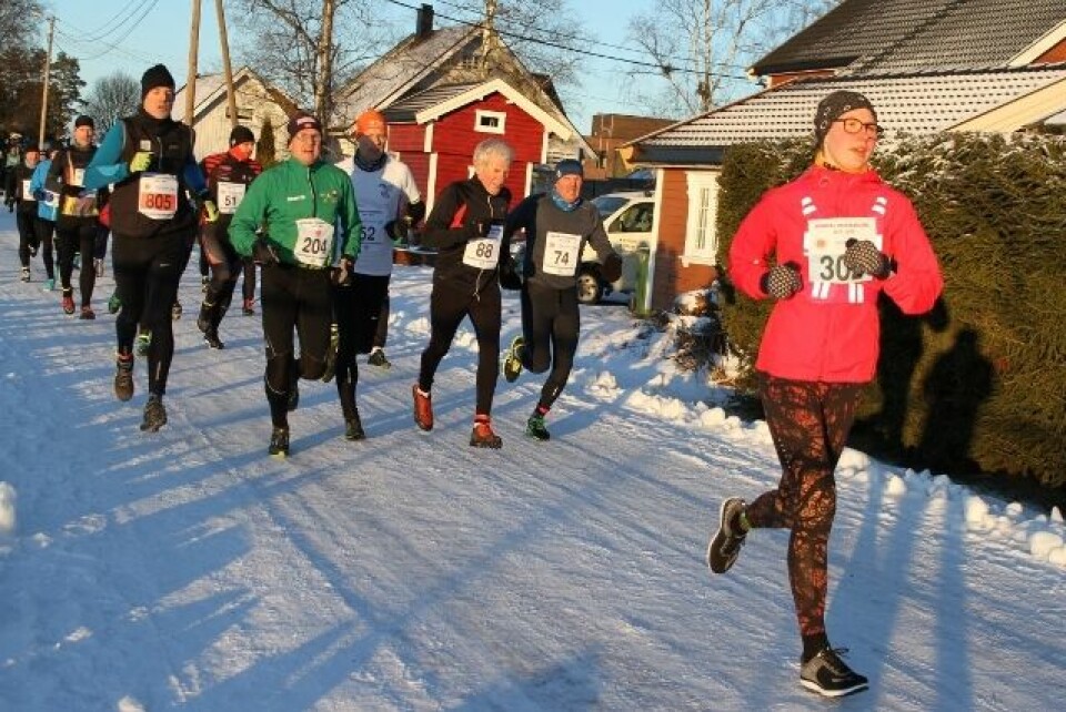 Mats Waaler løp fortest, Arne Luke løp for 300. gang IMG_8841_Trine_Torsrud_foran_veteranene (640x427).jpg
