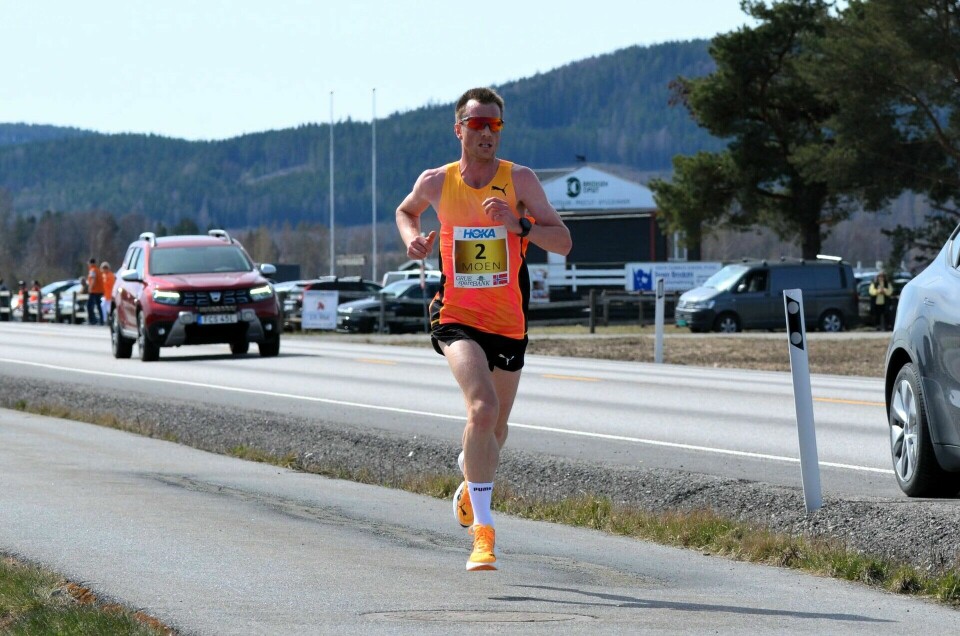 Sondre Nordstad Moen da han løp inn til gjeldende løyperekord på 28:51 i den første 10 kilomteren i Grue 1. mai i fjor. (Foto: Janne Slorafoss) Sondre Nordstad Moen da han løp inn til gjeldende løyperekord på 28:51 i den første 10 kilomteren i Grue 1. mai i fjor. (Foto: Janne Slorafoss)