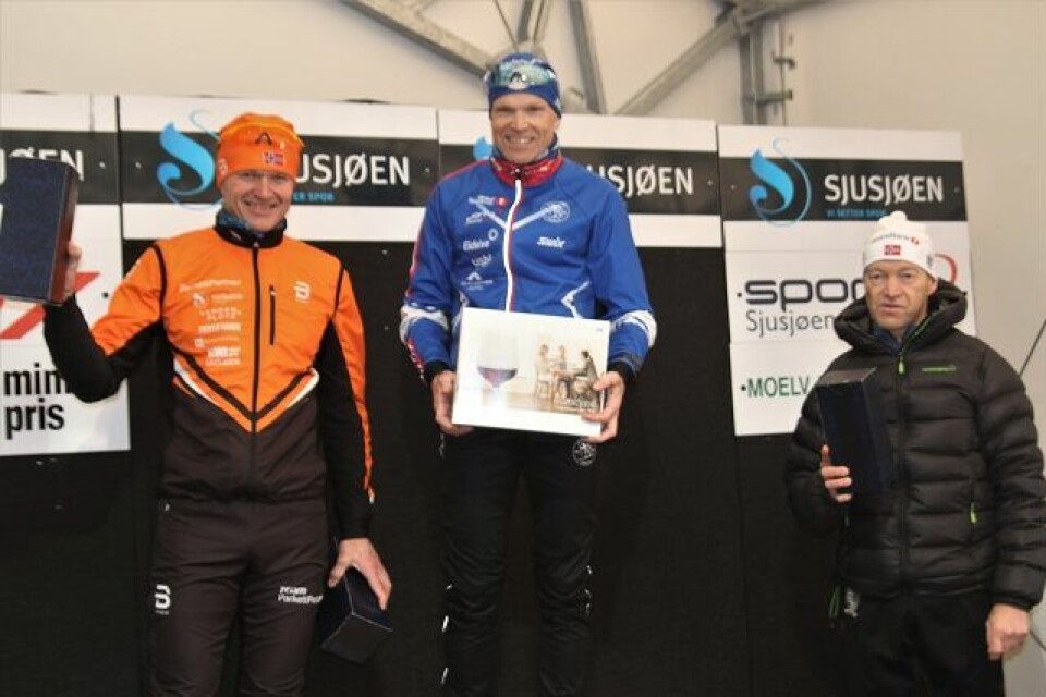 Andreas Nygaard og Ragnhild Haga på topp i Romjulsrennet Pallen_M51-55.jpg