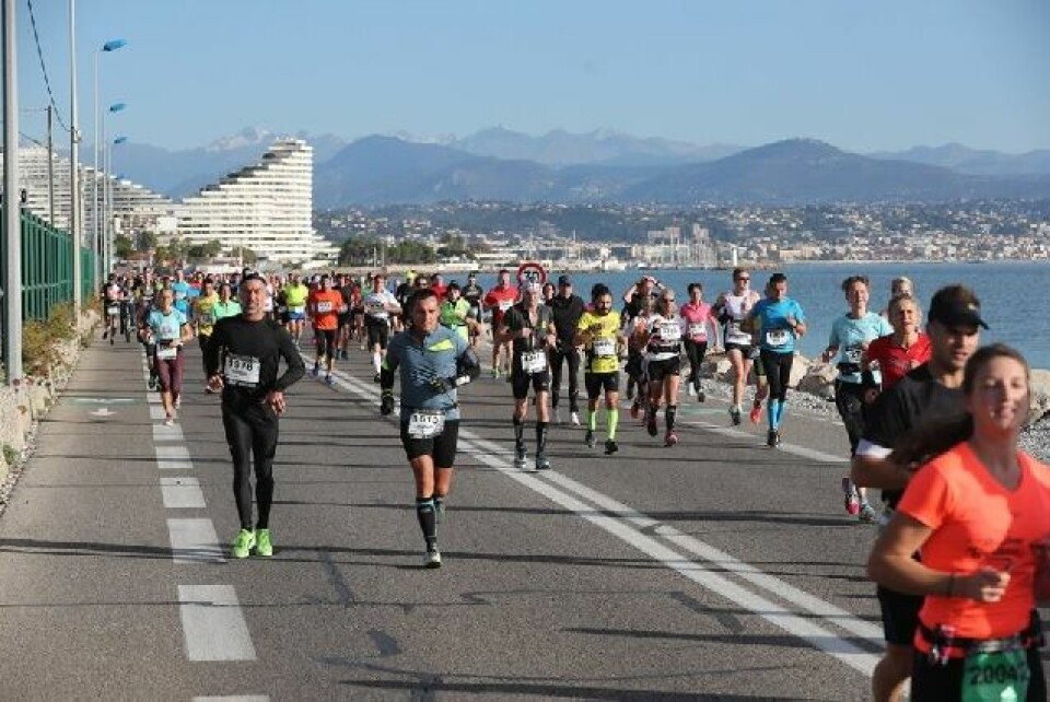 Fra årets Marathon des Alpes-Maritimes, Nice-Cannes som gikk under gode løpsforhold med forholdsvis kjølig vær (Arrangørfoto). Fra årets Marathon des Alpes-Maritimes, Nice-Cannes som gikk under gode løpsforhold med forholdsvis kjølig vær (Arrangørfoto).