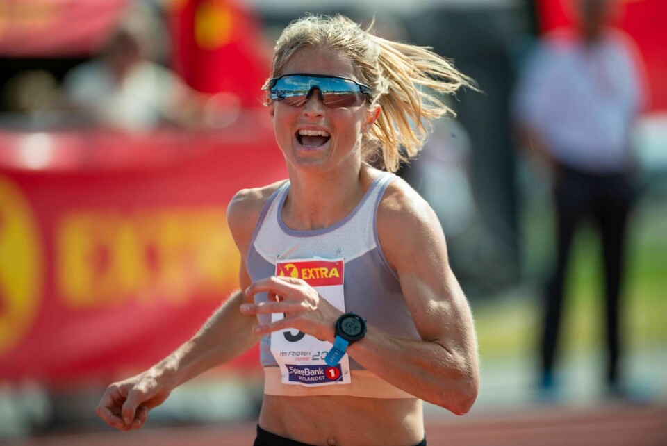 Therese Johaug stormer inn til ny mesterskapsrekord på 10 000 meter i NM friidrett. (Foto: Samuel Hafsahl) Therese Johaug stormer inn til ny mesterskapsrekord på 10 000 meter i NM friidrett. (Foto: Samuel Hafsahl)