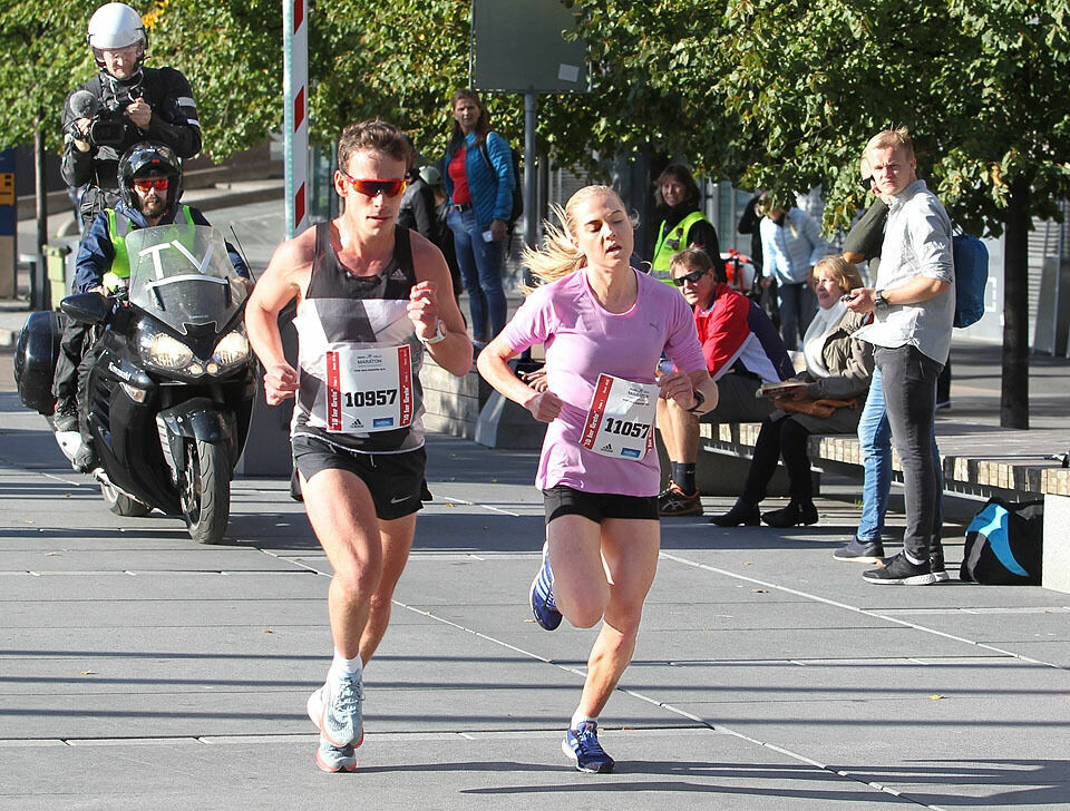 Sterk 10 km-debut av Kristine Eikrem Engset Kristine_Engeset_Ronny_Losoa_Tjuvholmen_A20G2884.jpg