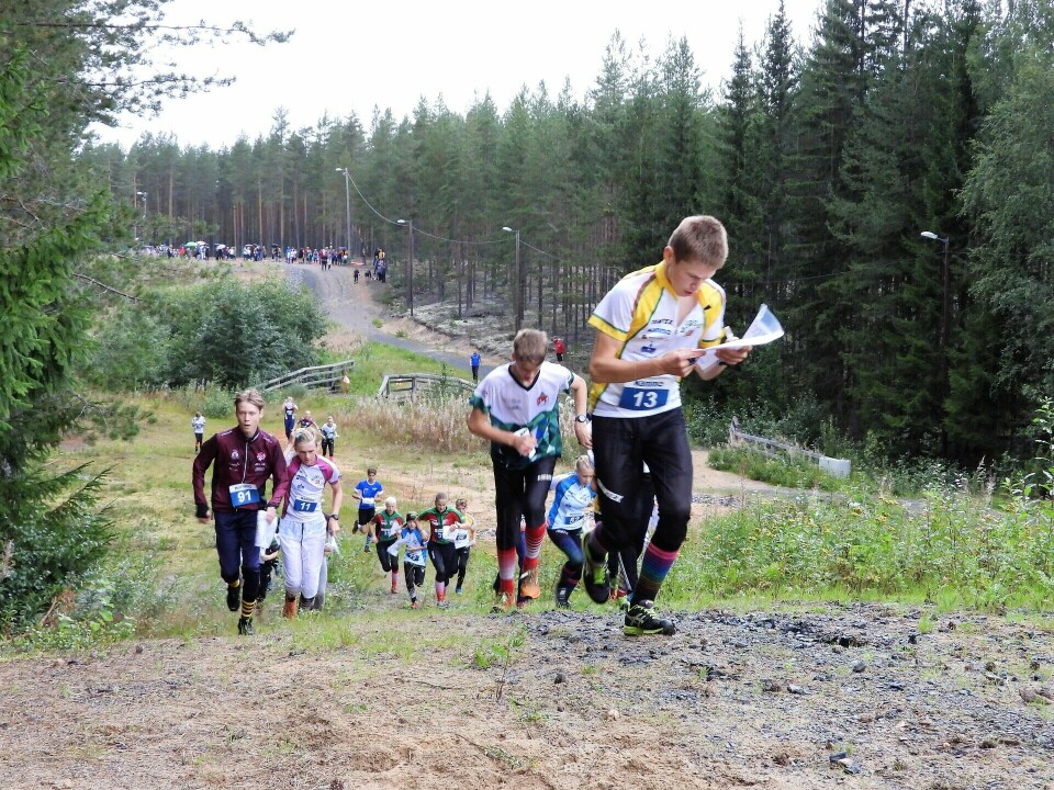 Stor fart i Nammo-cupen på furumoen i Elverum Teten ut fra start H15-16.jpg