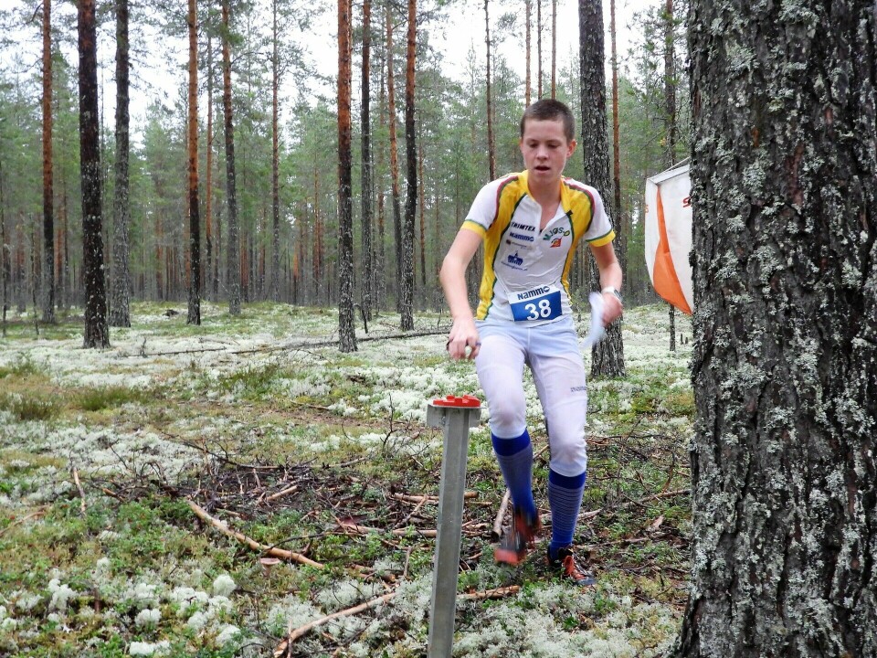 Stor fart i Nammo-cupen på furumoen i Elverum Aksel Tonjer Fingarsen på passeringspost.jpg