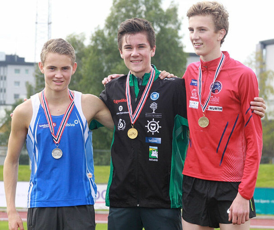 UM 2015 - Jakob Ingebrigtsen med verdensrekord på 2000 m UM2000mG15_Jakob_pallen.jpg