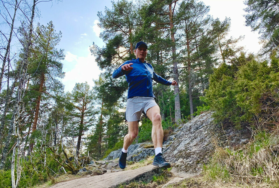 Sven Kilander er her i full gang med å teste 12 av årets terrengsko for både lange og korte treningsøkter og konkurranser. (Foto: Aksel Kilander) Sven Kilander er her i full gang med å teste 12 av årets terrengsko for både lange og korte treningsøkter og konkurranser. (Foto: Aksel Kilander)