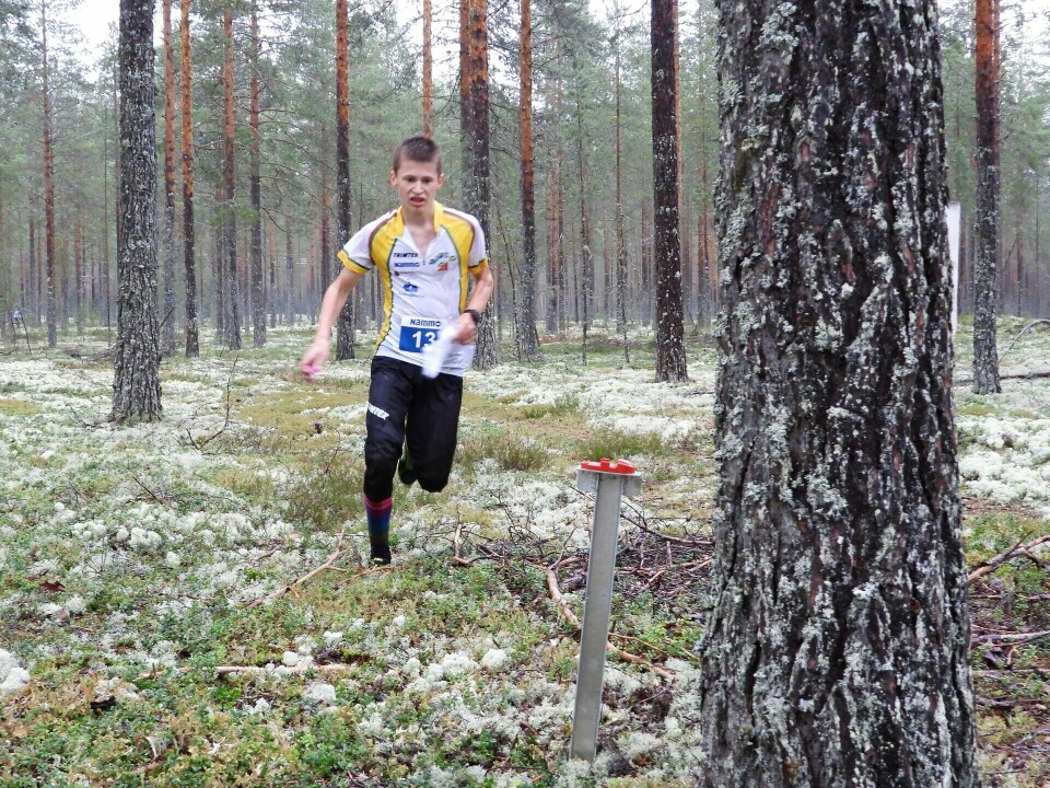 Stor fart i Nammo-cupen på furumoen i Elverum Odin ¥stby på passeringspost.jpg