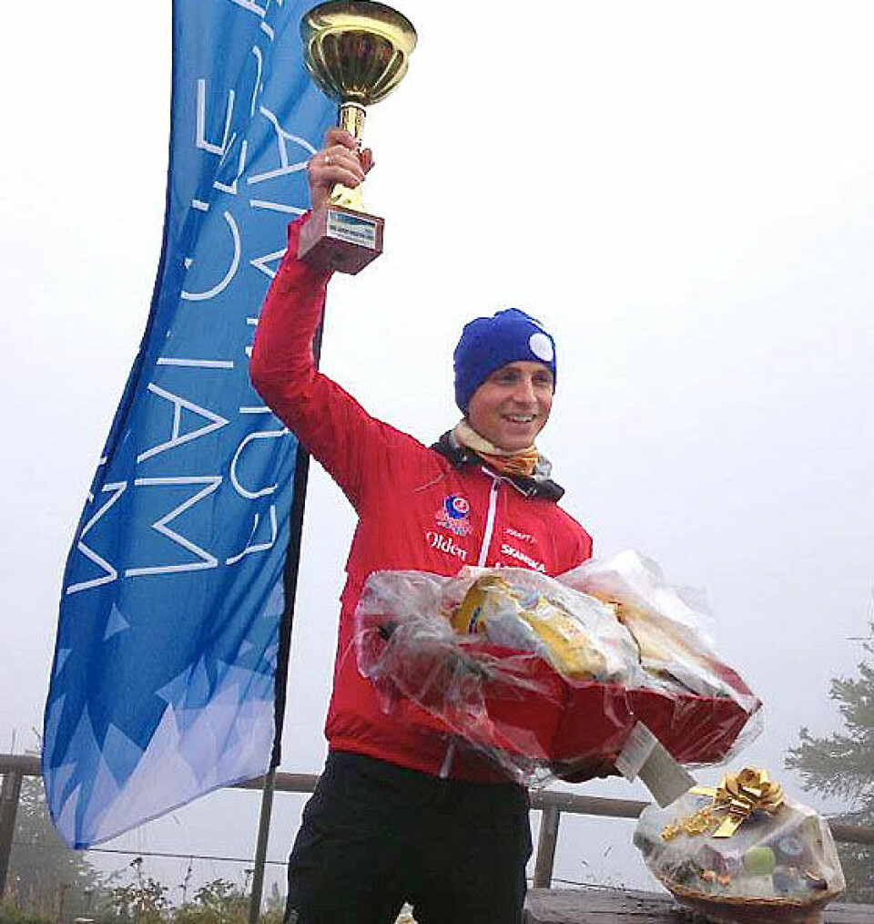Thorbjørn Ludvigsen vant i Italia Thorbjoern_Ludvigsen_med_pokal_ingress