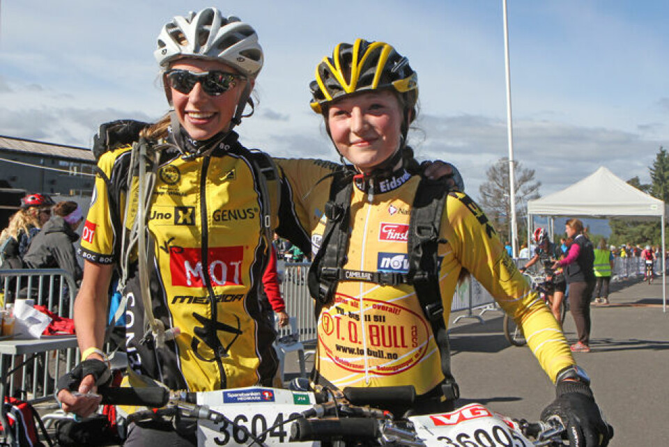 Sol og flotte forhold i Ungdomsbirken 02 Vera Nordli fra Boc og Sigrid Bye fra Eidsvoll SK nr 1 og 2 i klasse J 14 år.jpg