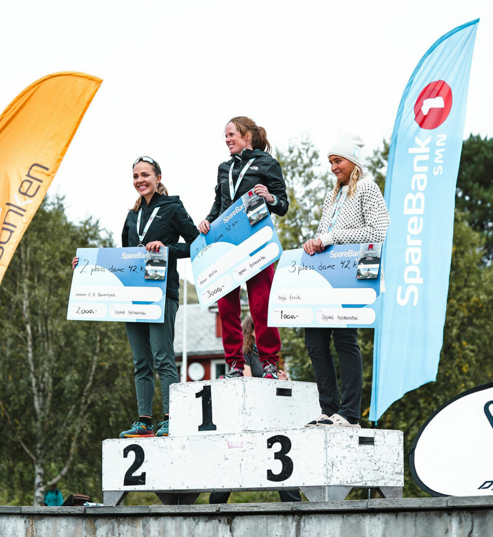 Fantastisk og dramatisk under Oppdal Fjellmaraton premiepall-42km-damer.jpg