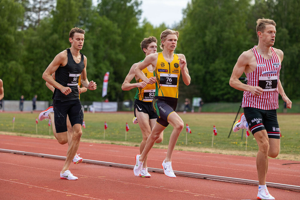 Andreas Vangsnes ble skadet under junior EM i Borås i 2019. Siden har han ikke konkurrert. Her med startnummer 80 og svart drakt i Per Halle Invitational. (Foto: Samuel Hafsahl) Andreas Vangsnes ble skadet under junior EM i Borås i 2019. Siden har han ikke konkurrert. Her med startnummer 80 og svart drakt i Per Halle Invitational. (Foto: Samuel Hafsahl)