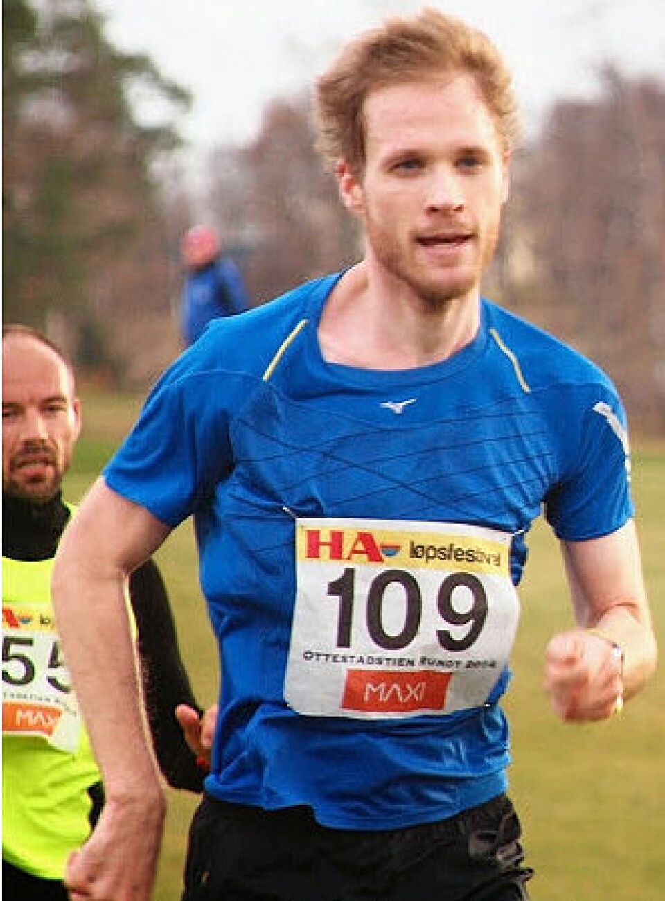 Asbjørn E. Persen tilbake med seier i Ottestadstien Rundt Asbjorn_E_Persen_spurt.jpg
