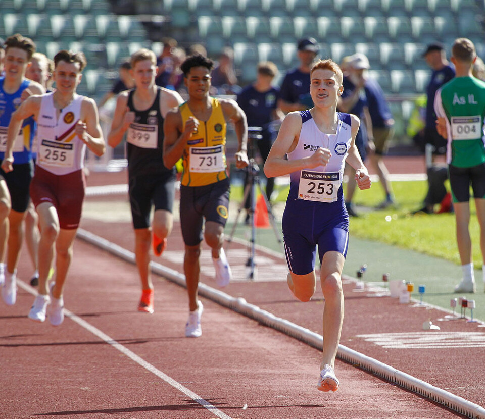 Sondre Haukanes stolte på spurten da han vant 800 meter i UM G-16 800m_H9F1264_fix.jpg