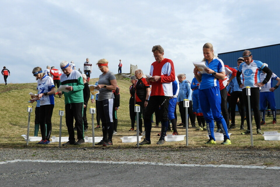 Konsentrerte løpere rett før start. (Foto: Stein Arne Negård) Konsentrerte løpere rett før start. (Foto: Stein Arne Negård)