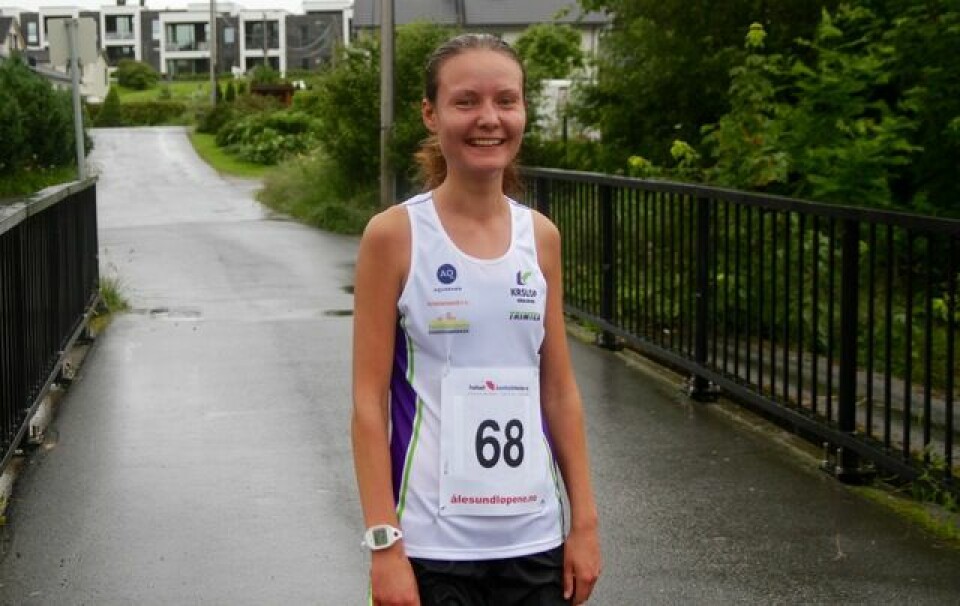 Andreas Vangsnes og Amanda Tenfjord vant 5 km i Ålesund Tonje_Marie_Bergem_etter_maal