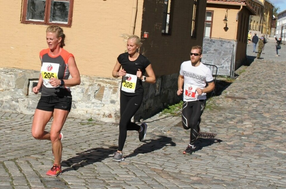 Bare 10 mann løp fortere enn sjefen for Forsvarsstaben i Hedersløpet IMG_2785_Hege_Birkelund_foran_Malin_Brynhildsvoll (1024x676).jpg