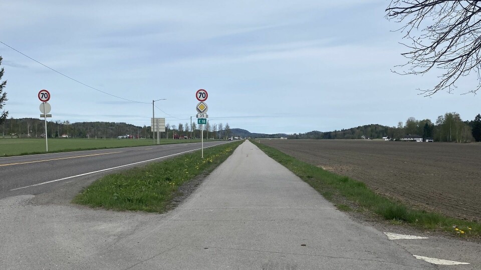 De rette løypa Revetal Halvmaraton går tur-retur to ganger langs Bispevegen/riksvei 35. (Foto: arrangøren) De rette løypa Revetal Halvmaraton går tur-retur to ganger langs Bispevegen/riksvei 35. (Foto: arrangøren)