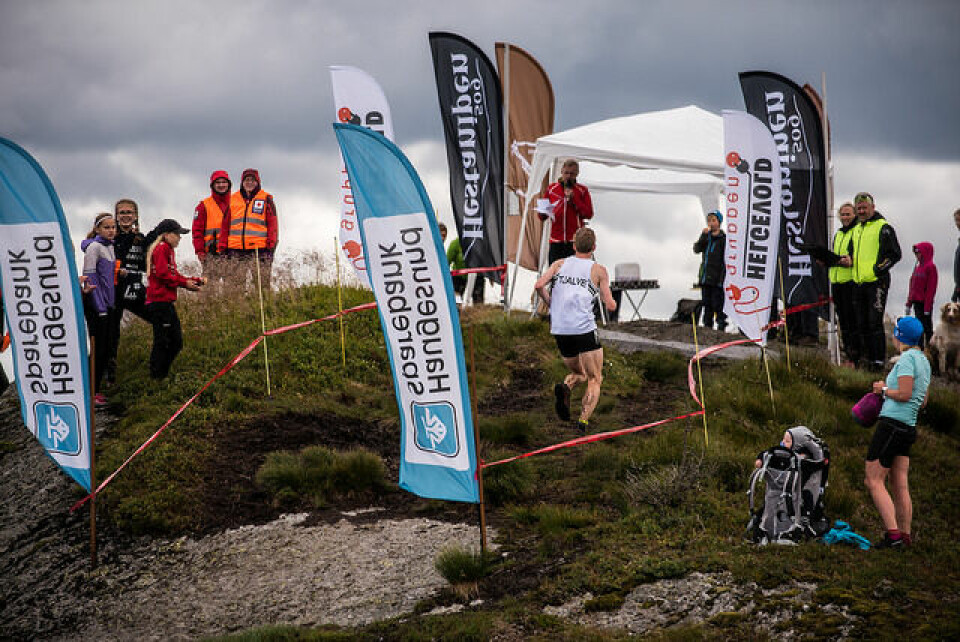 Erling Hisdal og Maryna Novik først opp på Hestanipen 509 Erling_Hisdal_maalgang.jpg