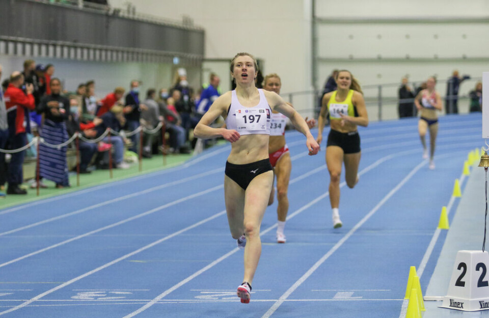 Malin Ingeborg Nyfors, IK Tjalve fosser inn til et overraskende NM-gull på 800m. (Foto: Martin Hauge-Nilsen) Malin Ingeborg Nyfors, IK Tjalve fosser inn til et overraskende NM-gull på 800m. (Foto: Martin Hauge-Nilsen)