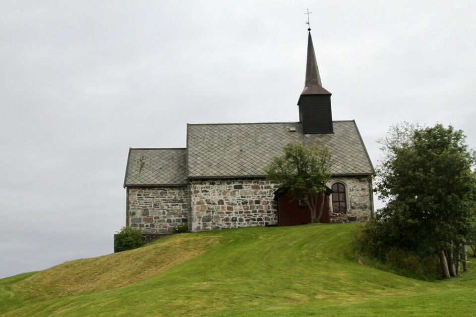 Ebrahim Abdulaziz vant Smøla halvmaraton på 1.08.36 Edoey_kirke